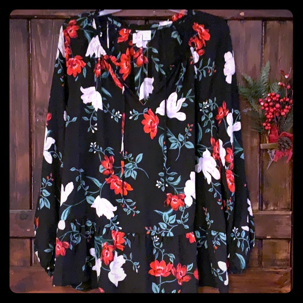 Beautiful, never worn floral blouse